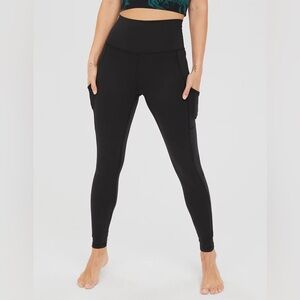 OFFLINE By Aerie The Hugger High Waisted Pocket Legging